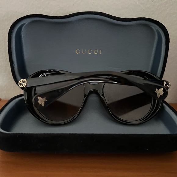 Authentic Gucci Sunglasses. - Picture 2 of 3